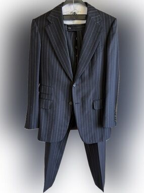 Gucci Men’s Dark Grey Pinstripe Suit Set Made in Italy Blazer & Trousers